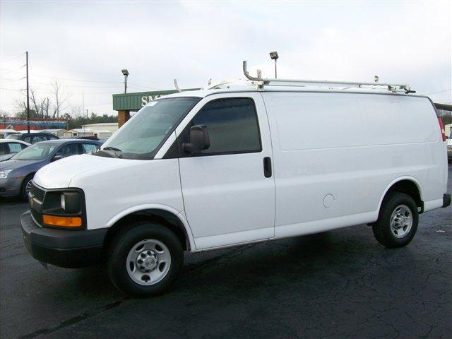 Chevrolet Express LS 4X4 Passenger Van