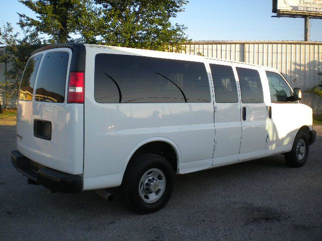 Chevrolet Express 4dr Sdn LWB Sedan Passenger Van