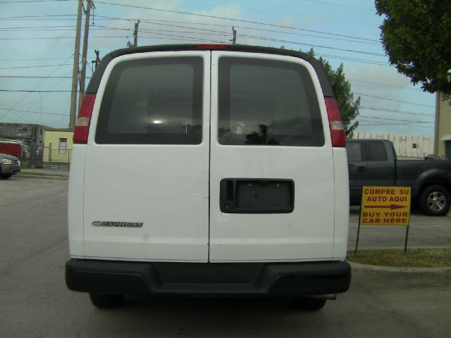 Chevrolet Express 2007 photo 2