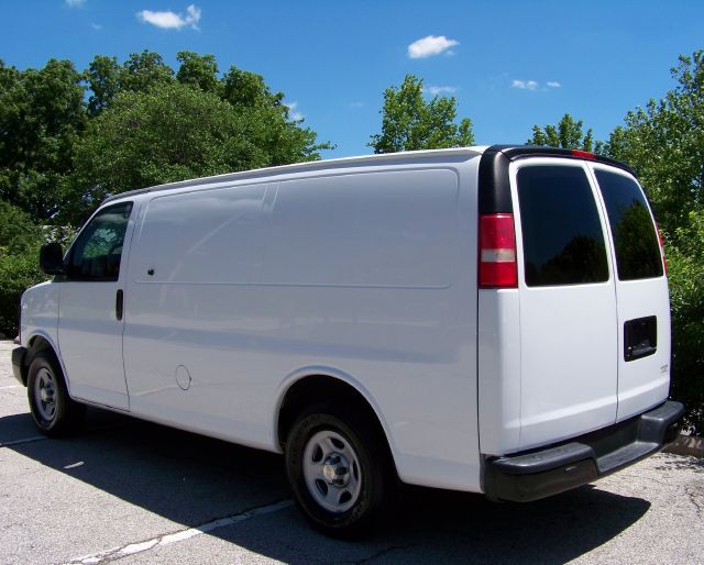 Chevrolet Express 750i 4dr Sdn Passenger Van