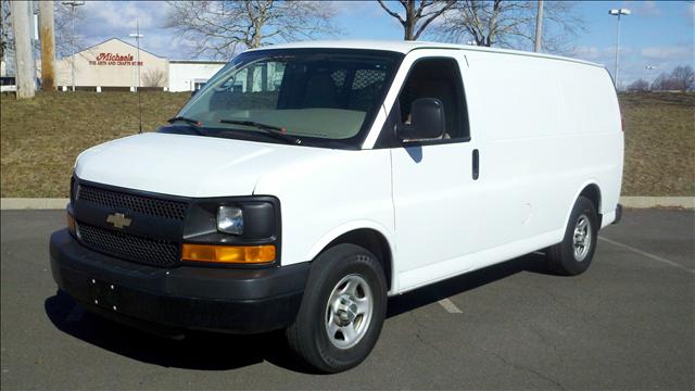 Chevrolet Express 750i 4dr Sdn Passenger Van