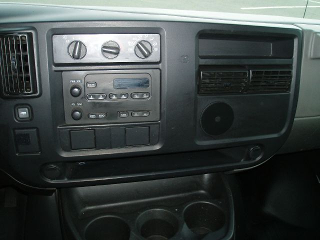 Chevrolet Express 2007 photo 19
