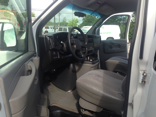 Chevrolet Express 750i 4dr Sdn Passenger Van