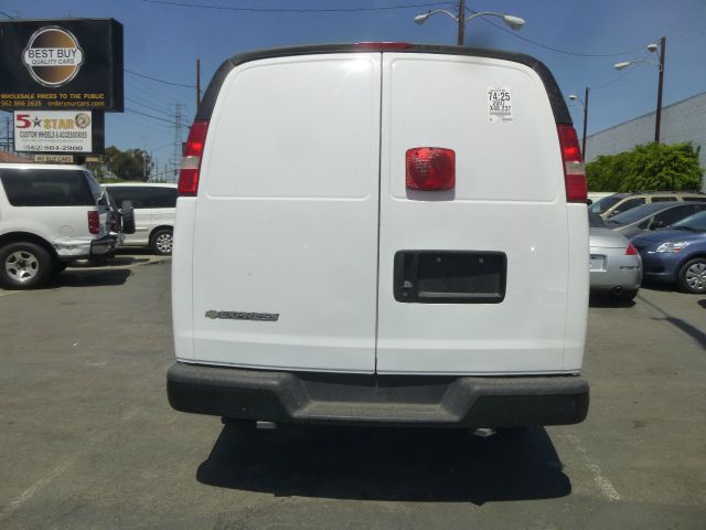 Chevrolet Express 750i W/ Navi Passenger Van