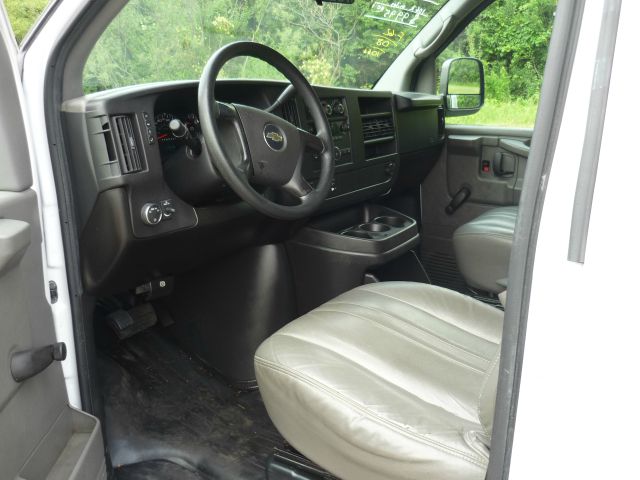 Chevrolet Express 2008 photo 2