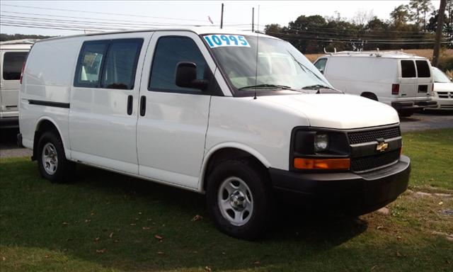 Chevrolet Express 2008 photo 4