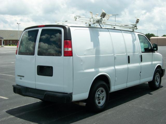 Chevrolet Express 2008 photo 4