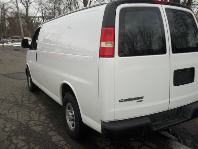Chevrolet Express CE 1.8 Passenger Van