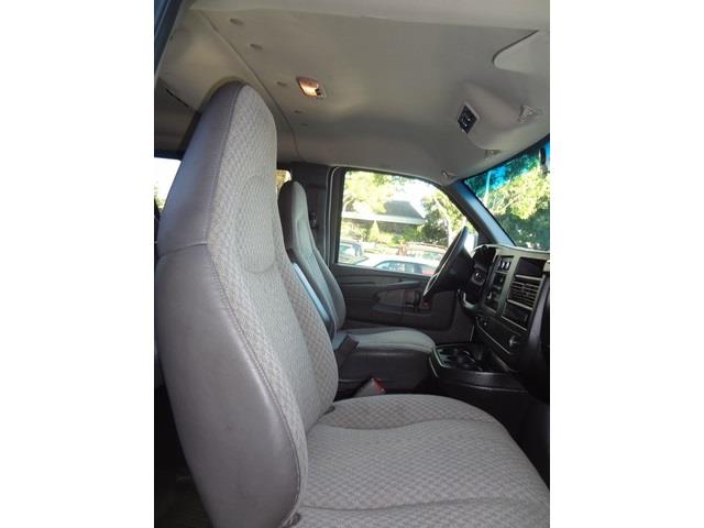 Chevrolet Express 750li 4dr Sdn Sedan Passenger Van