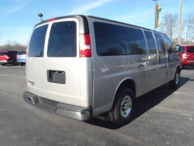 Chevrolet Express 2008 photo 2