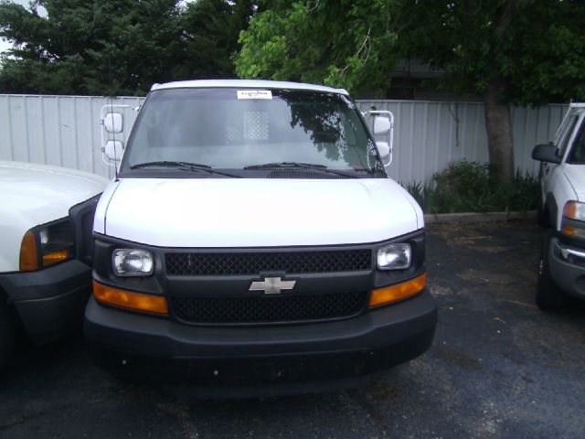 Chevrolet Express 460 L Passenger Van