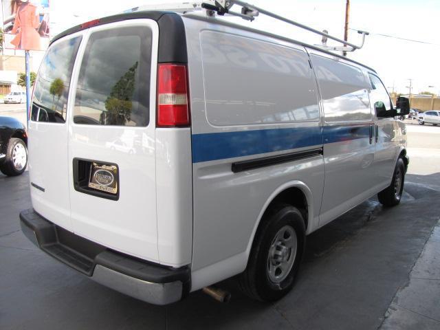 Chevrolet Express 2008 photo 3