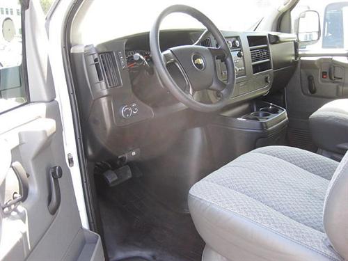Chevrolet Express 2009 photo 2