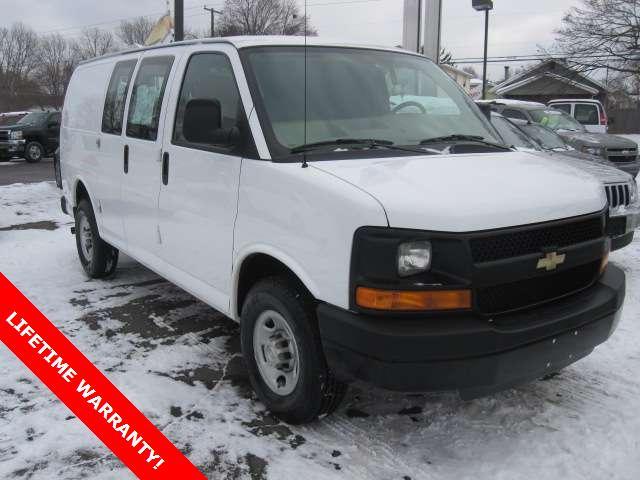 Chevrolet Express 4WD 4-door Tech/entertainment Pkg Passenger Van
