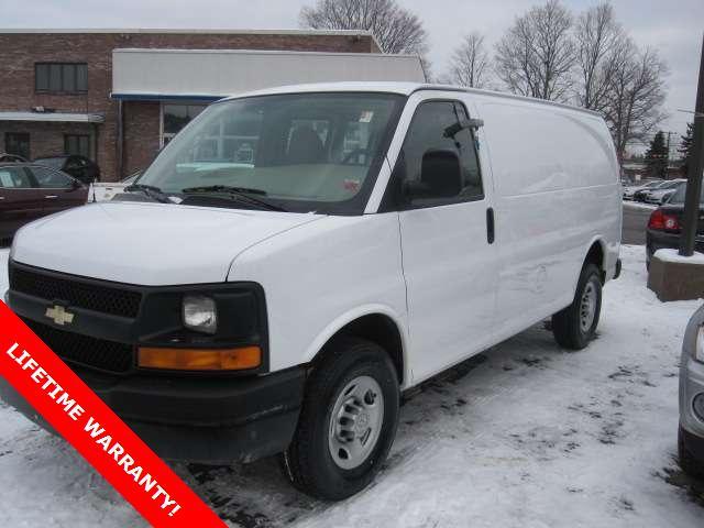 Chevrolet Express 2009 photo 2
