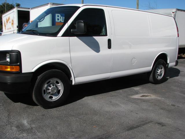 Chevrolet Express 2009 photo 2
