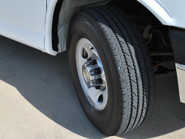 Chevrolet Express 2009 photo 2