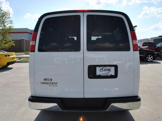 Chevrolet Express 2009 photo 4