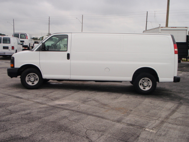 Chevrolet Express 2009 photo 1