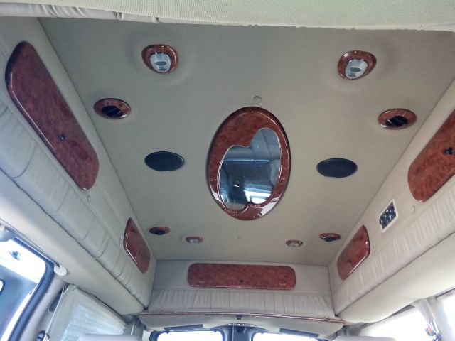 Chevrolet Express 2009 photo 2