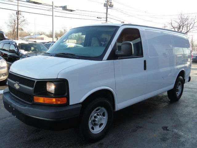 Chevrolet Express 2009 photo 2