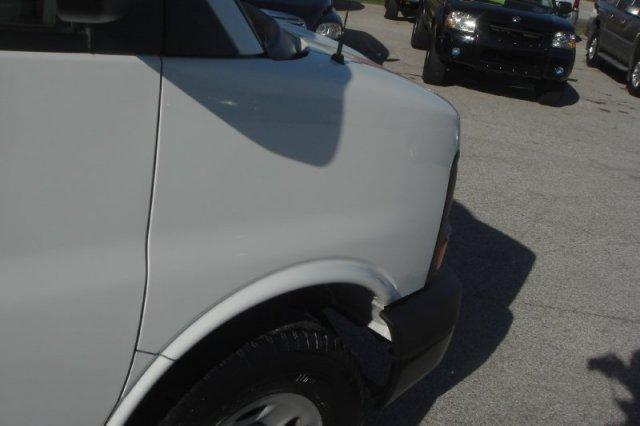 Chevrolet Express 4WD 4-door Tech/entertainment Pkg Passenger Van