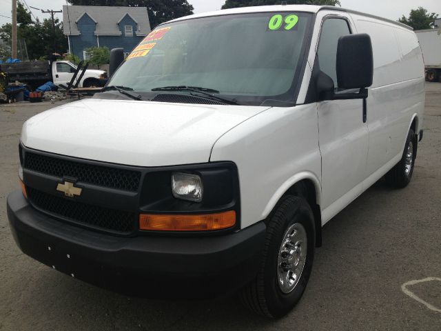 Chevrolet Express 2009 photo 2