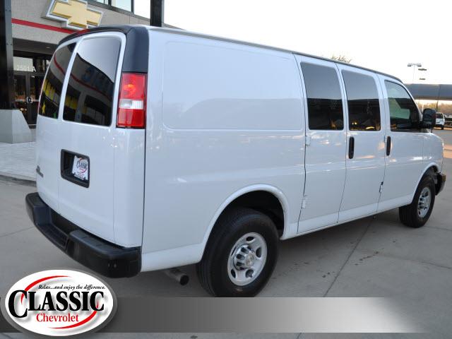 Chevrolet Express 2009 photo 2