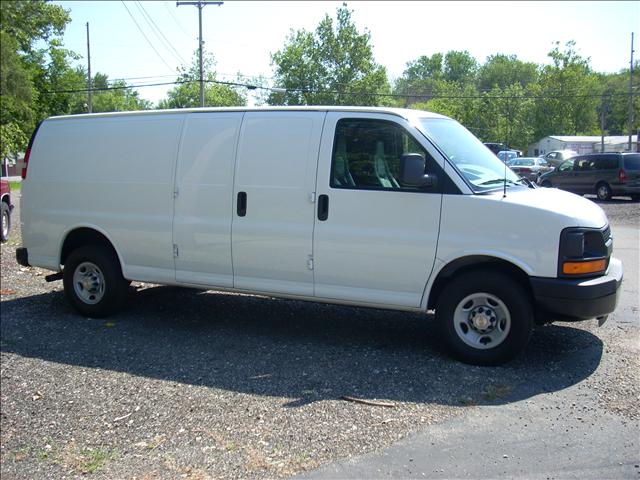 Chevrolet Express 2009 photo 2