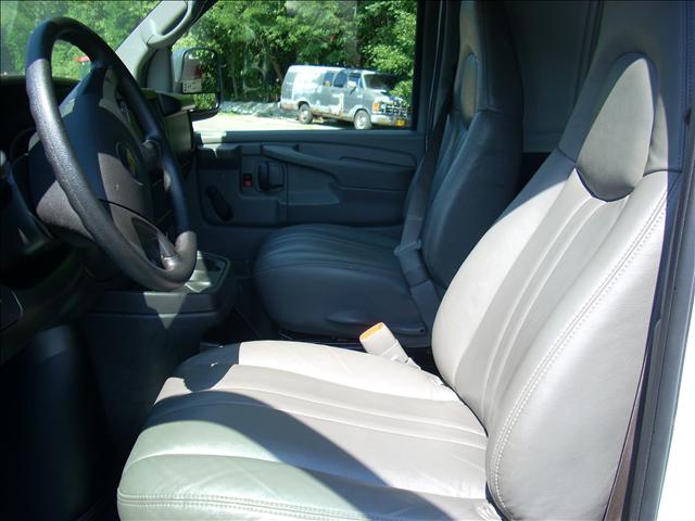 Chevrolet Express 2009 photo 4