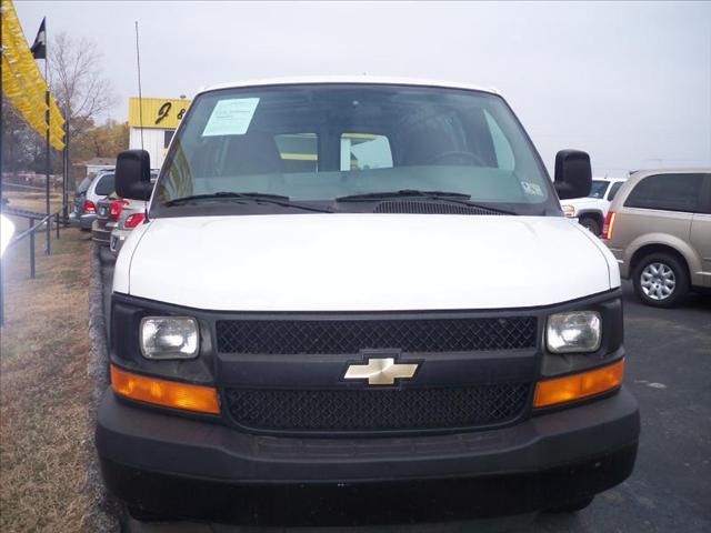 Chevrolet Express 2009 photo 2