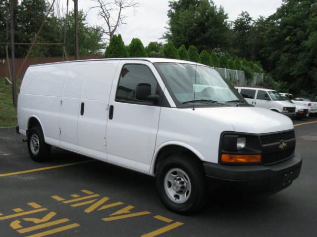 Chevrolet Express SE - Convertible Sharp Passenger Van
