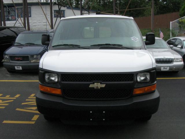 Chevrolet Express 2009 photo 1