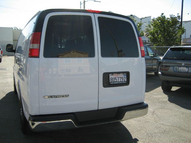 Chevrolet Express 2009 photo 2