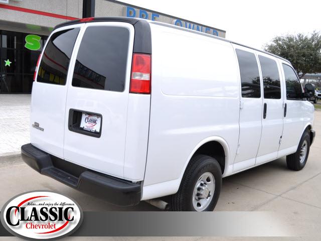 Chevrolet Express 2009 photo 2