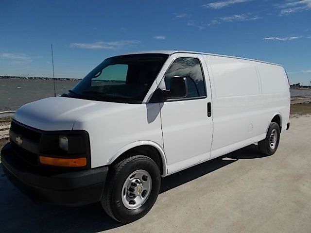 Chevrolet Express 2009 photo 2