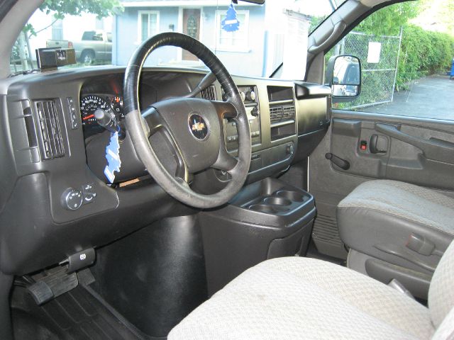 Chevrolet Express 750i 4dr Sdn Cargo Van
