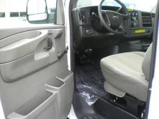 Chevrolet Express 2009 photo 2