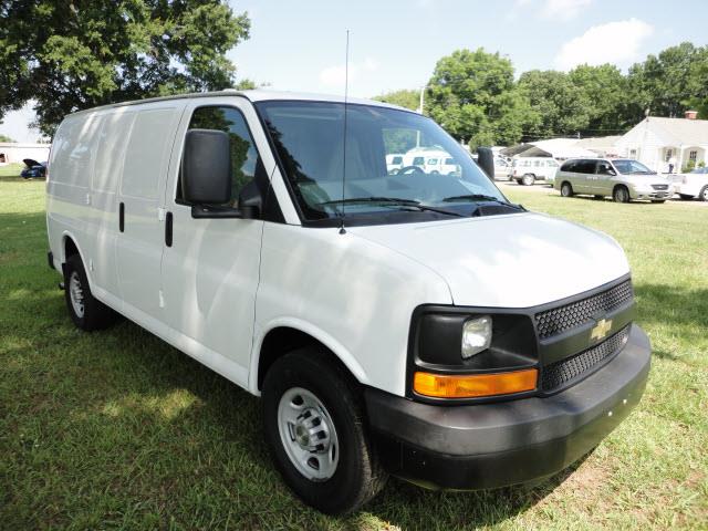 Chevrolet Express SE - Convertible Sharp Passenger Van