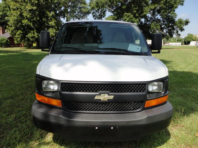 Chevrolet Express 2009 photo 2