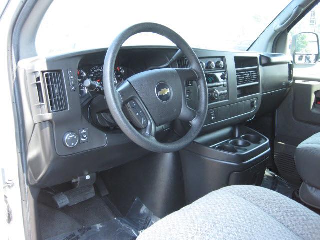 Chevrolet Express 2009 photo 2