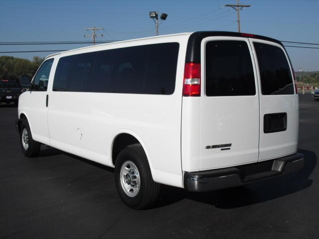 Chevrolet Express 2009 photo 2