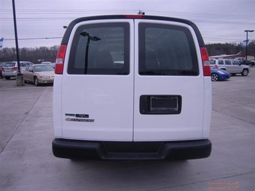Chevrolet Express 2010 photo 3