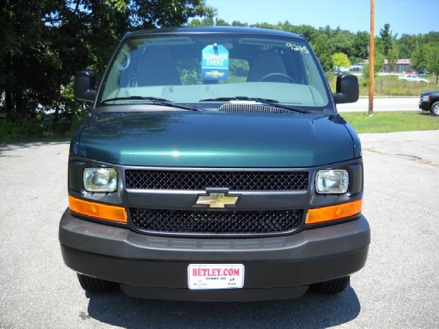 Chevrolet Express 2010 photo 1