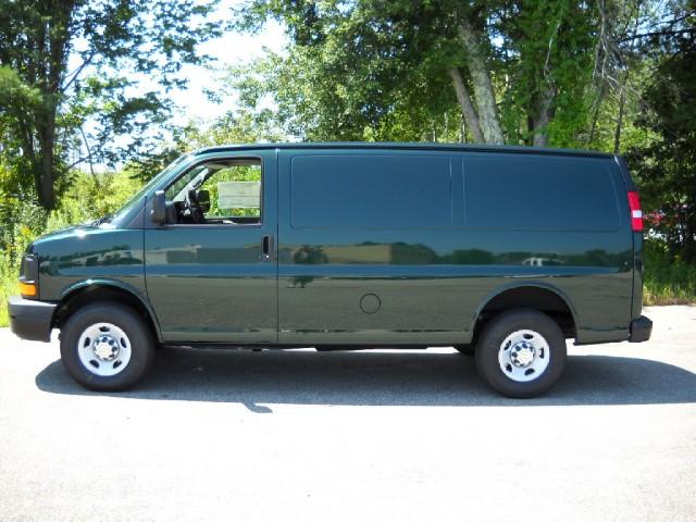 Chevrolet Express 2010 photo 2