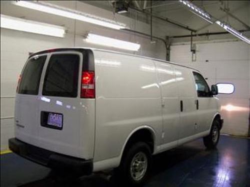 Chevrolet Express 2010 photo 3