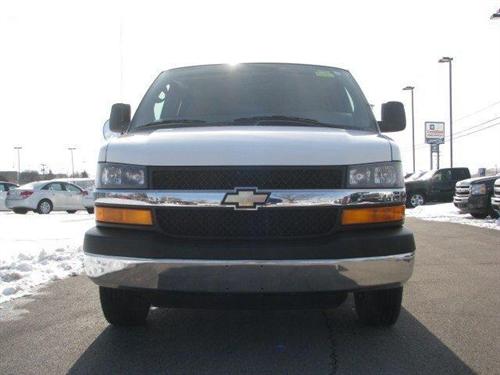 Chevrolet Express 2010 photo 2