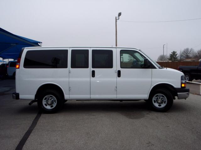 Chevrolet Express 2010 photo 3