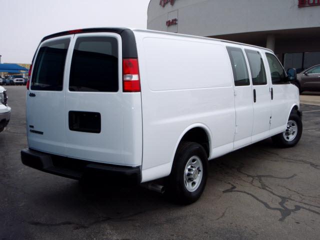 Chevrolet Express 2010 photo 3