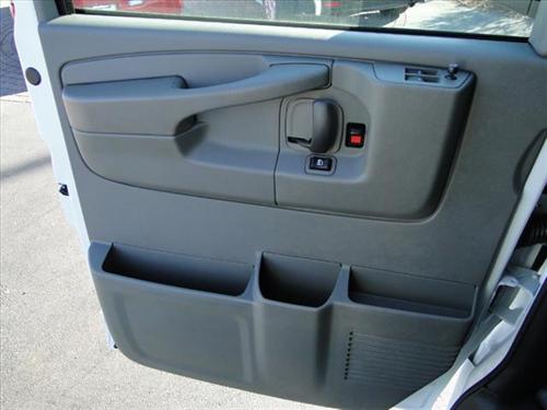 Chevrolet Express 2010 photo 2